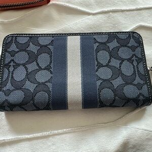 New Coach Wallet - Never used